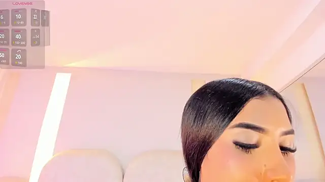 SalomeeBell stripchat live cam model