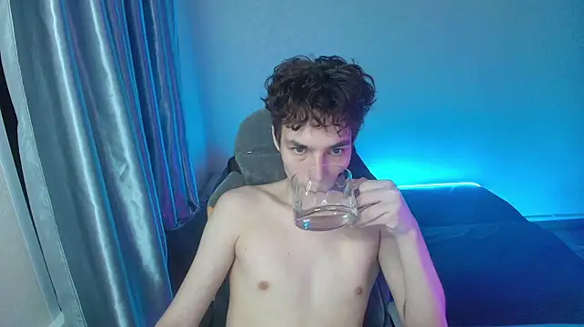 Adam_Kroy stripchat live cam model