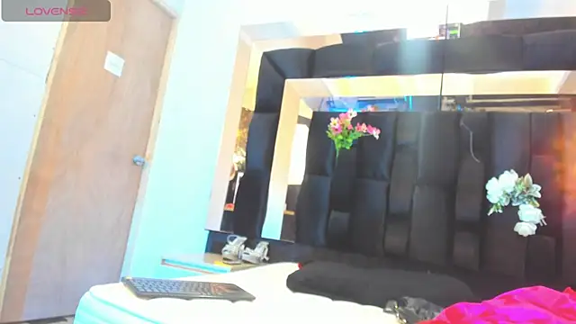 Red_juligp stripchat live cam model