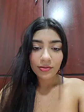 Sweed-virgin-pussy stripchat live cam model