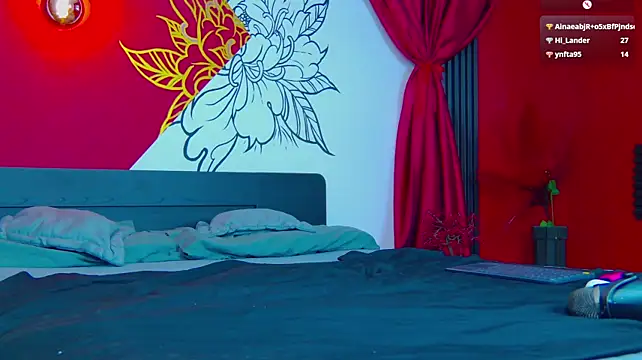 Lunamistyc stripchat live cam model