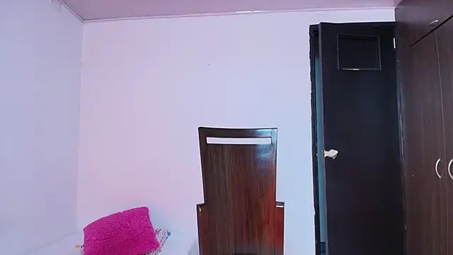 AuroraBrow2 stripchat live cam model