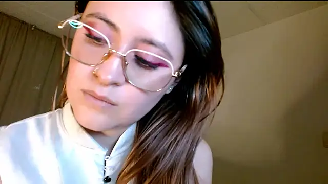 Juls_winter_ stripchat live cam model