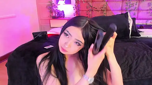Vickmoon stripchat live cam model