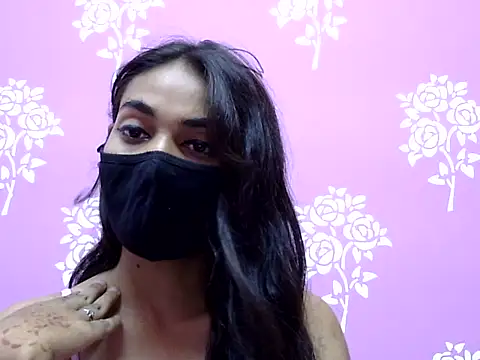 Shanaya_xo stripchat live cam model