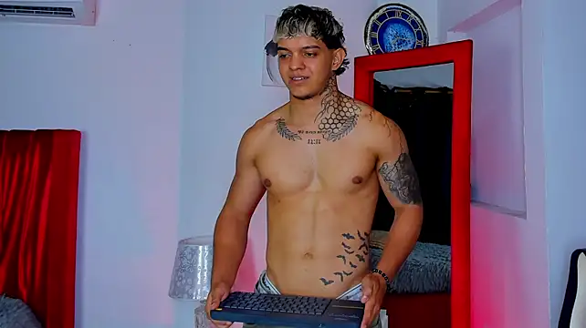 Noah__Browm stripchat live cam model