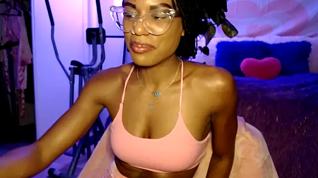 CocoSage stripchat live cam model