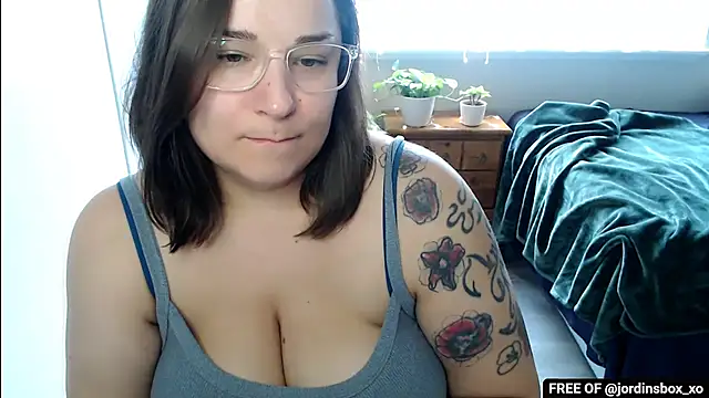 JordinsBox stripchat live cam model