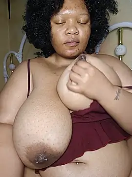 Kosmik_Atom stripchat live cam model