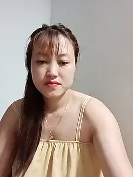 -Bitilu- stripchat live cam model