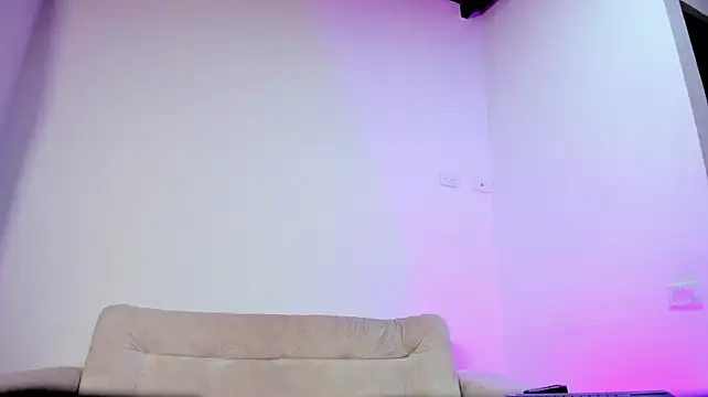 sharlot-harrys stripchat live cam model