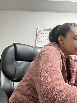 TAMMYBLACKK stripchat live cam model