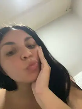 Rox_gian22 stripchat live cam model