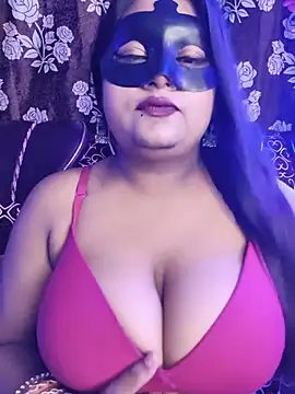 Miss--Naina stripchat live cam model