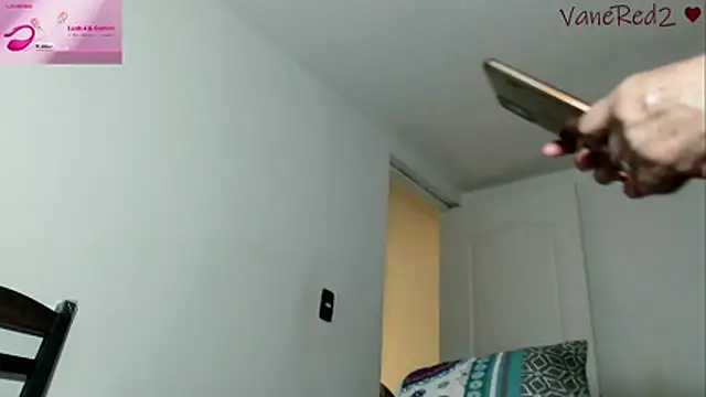 vanered2 stripchat live cam model