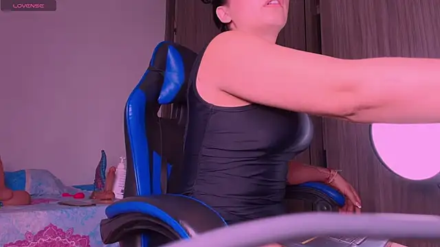 dreamsussi stripchat live cam model