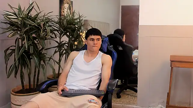 roan_birkin stripchat live cam model