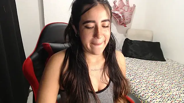 __leaa stripchat live cam model