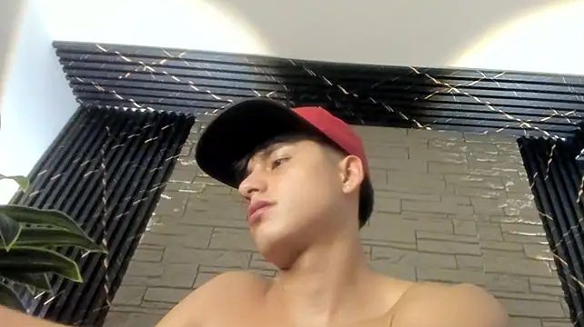 Lander_Cruz stripchat live cam model