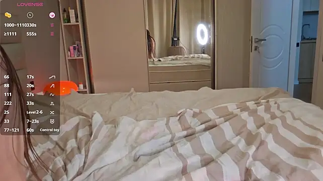 LongChillGerl stripchat live cam model