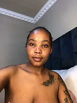 Nicole-Liam- stripchat live cam model