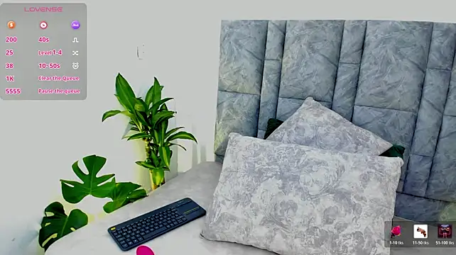 JulianaMiller stripchat live cam model