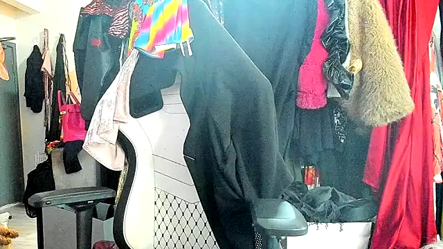 Motherbigbus stripchat live cam model