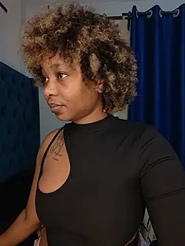 Nydah_harvin stripchat live cam model