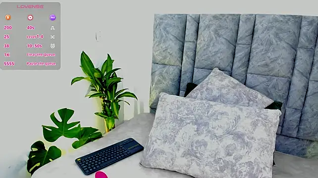 JulianaMiller stripchat live cam model