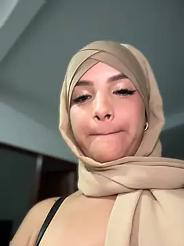 lalilamassu1 stripchat live cam model
