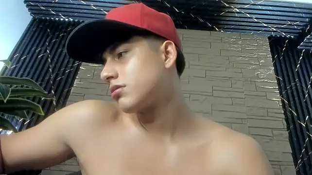 Lander_Cruz stripchat live cam model