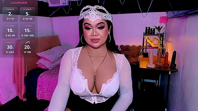 asiankatyhuge stripchat live cam model