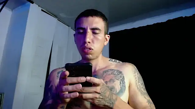 Adam_Hudsond stripchat live cam model