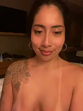 O-Enjoyer stripchat live cam model