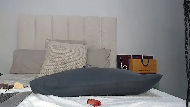 Pinkpyssy stripchat live cam model