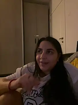 Veramaia stripchat live cam model
