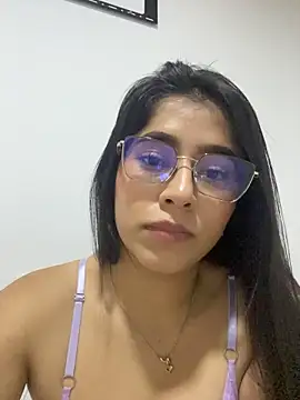 Amy_wats0nn stripchat live cam model
