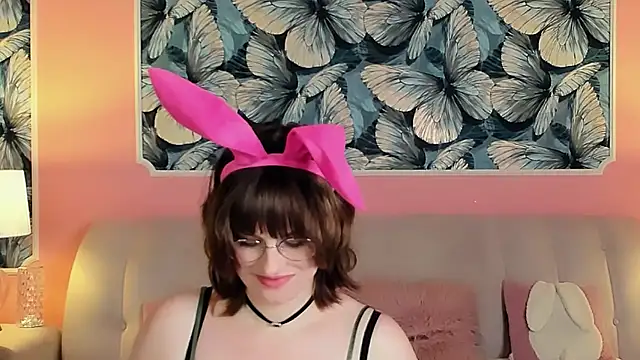 BEATRICE_LOWRY stripchat live cam model