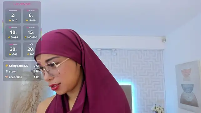 naishaa_ stripchat live cam model