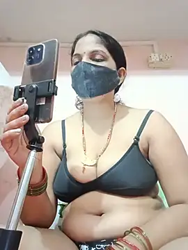 Priyanka_hot88 stripchat live cam model