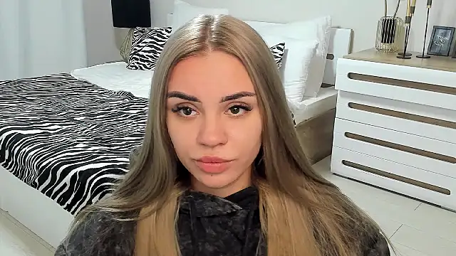 Gabi_Sky stripchat live cam model