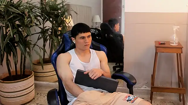 roan_birkin stripchat live cam model