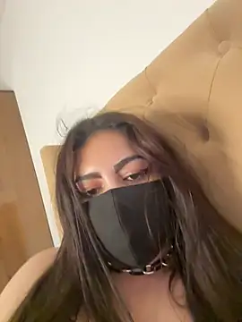 Hot-Queen-sarah stripchat live cam model
