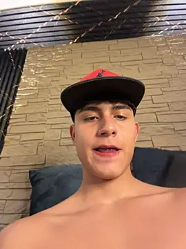 Lander_Cruz stripchat live cam model