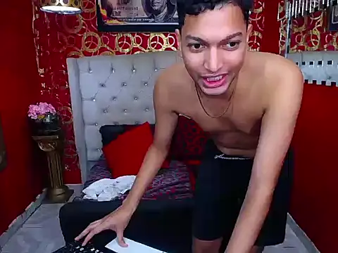 PEINBOYS stripchat live cam model