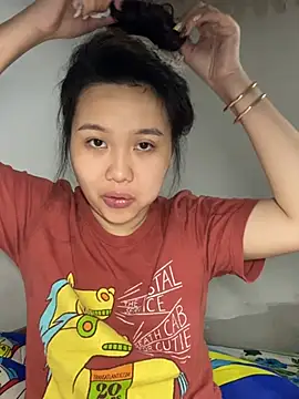 Almira6868 stripchat live cam model