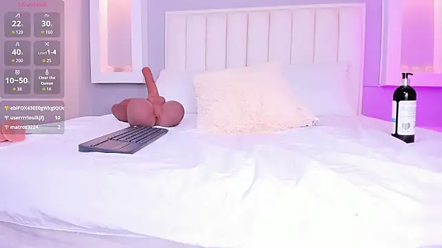 CapricornUwU stripchat live cam model