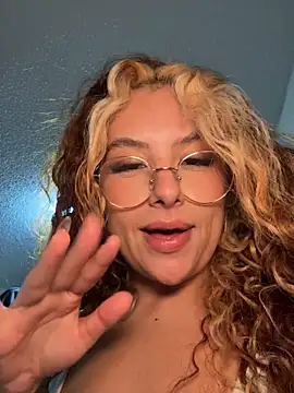 Joyce-fire stripchat live cam model