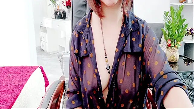 Miu-Le stripchat live cam model