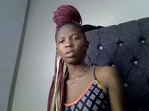 sexxyleslyy stripchat live cam model